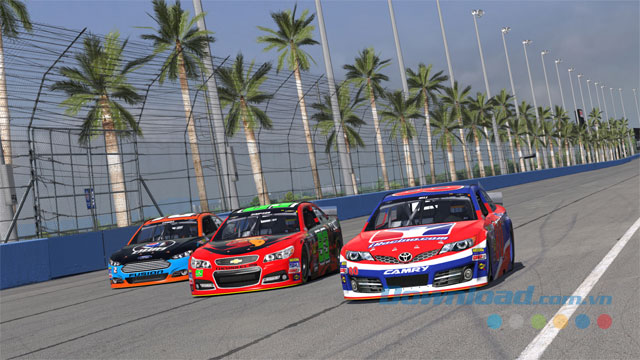 Đua xe tổ đội gay cấn