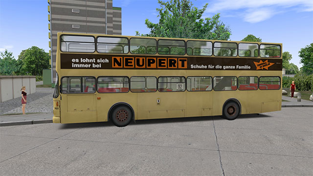 Lái xe bus 2 tầng trong thành phố