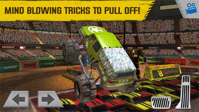 Thực hiện nhiều kỹ thuật lái xe khác nhau trong Monster Truck Arena