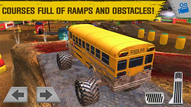 Các đường đua của Monster Truck Arena chứa đầy dốc và chướng ngại vật