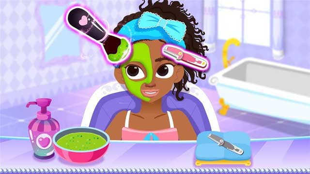 Chăm sóc mặt: Rửa mặt cho công chúa và dùng bình xịt để rửa sạch bọt