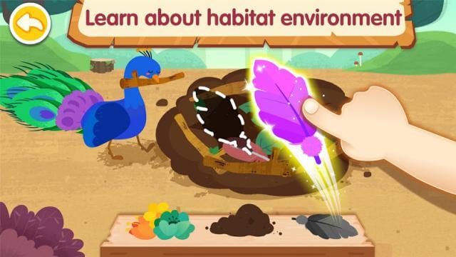 Bé học về tập tính của các loài động vật