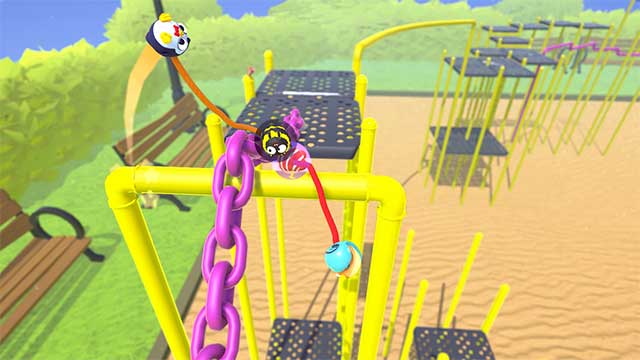 Hai người trong một đội sẽ buộc vào nhau bằng một sợi dây đàn hồi co giãn