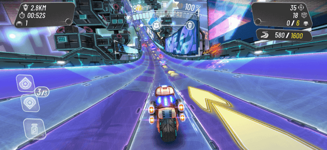 Lái moto trên cao tốc trong game 32 Secs: Traffic Rider 2