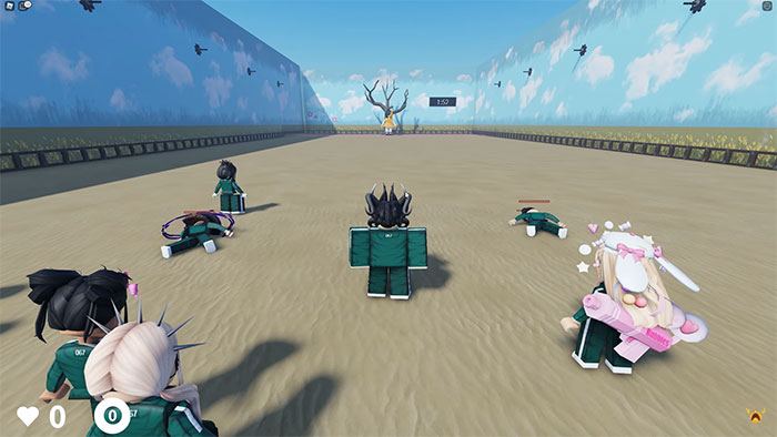 Nhân vật nằm xuống và xuất hiện thanh ngang màu đỏ phía trên đã thua cuộc và bị loại khỏi trò chơi