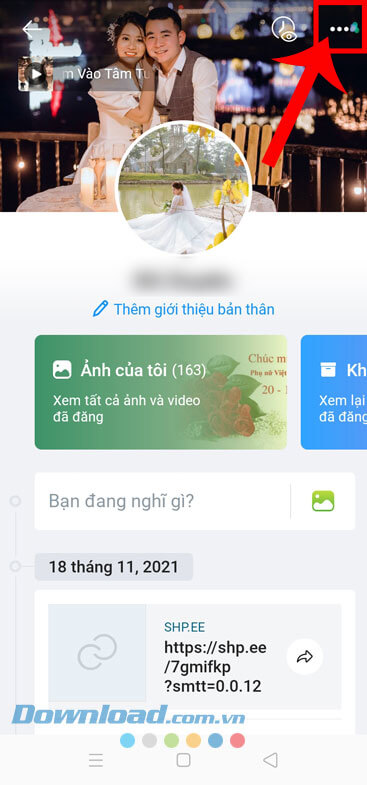 Chạm vào biểu tượng dấu ba chấm