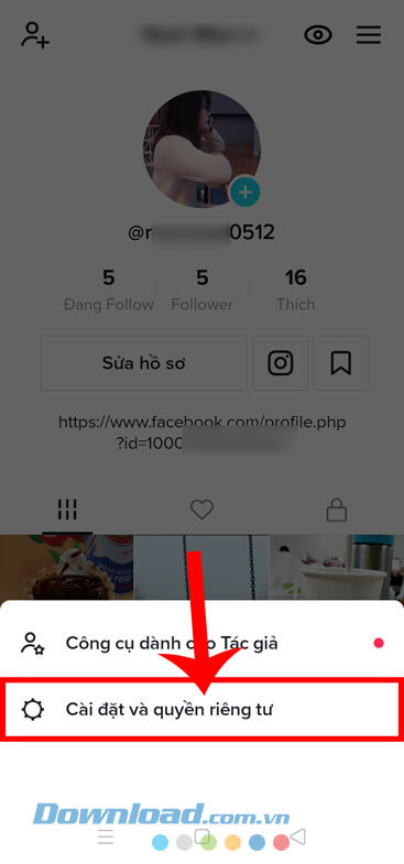 Chạm vào mục Cài đặt và quyền riêng cư