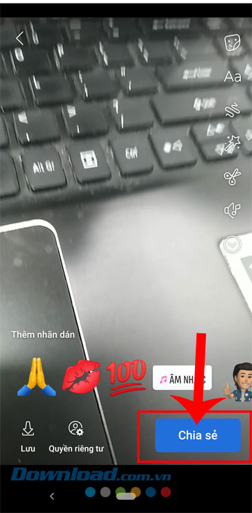 Chia sẻ Facebook Story 