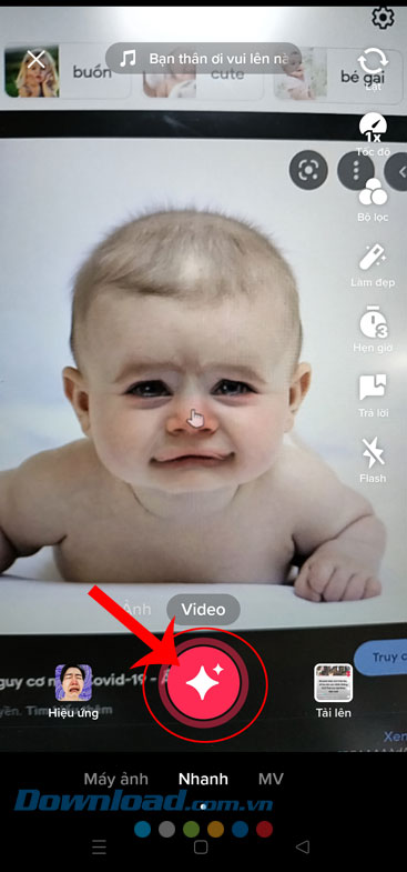 Chạm vào biểu tượng hình trò màu đỏ