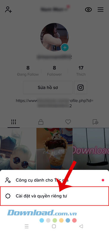 Chạm vào mục Cài đặt và quyền riêng tư