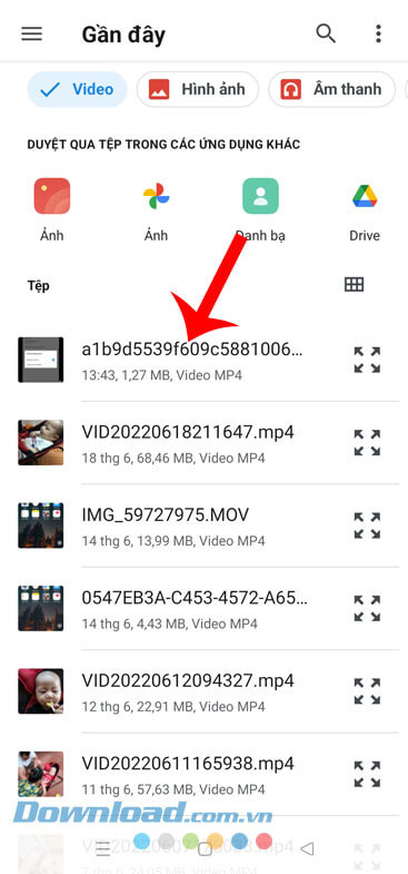Chọn video TikTok vừa tải về