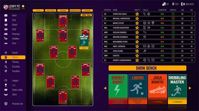 Trong Football Coach, bạn có thể thu thập các thẻ có nhiều tính năng hữu ích