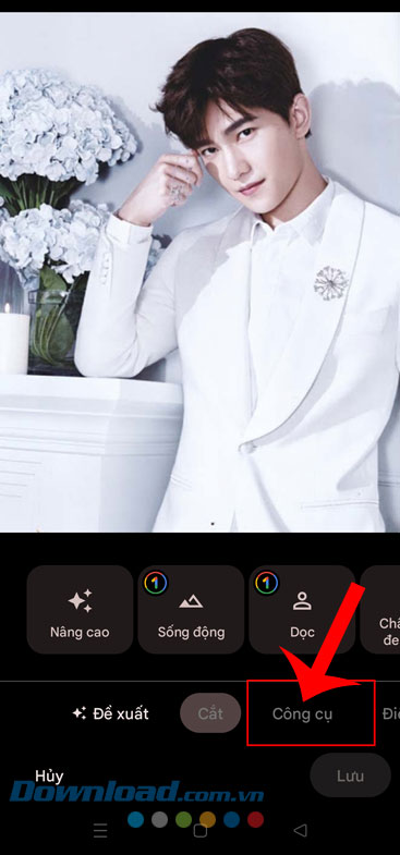 Chạm vào nút Công cụ