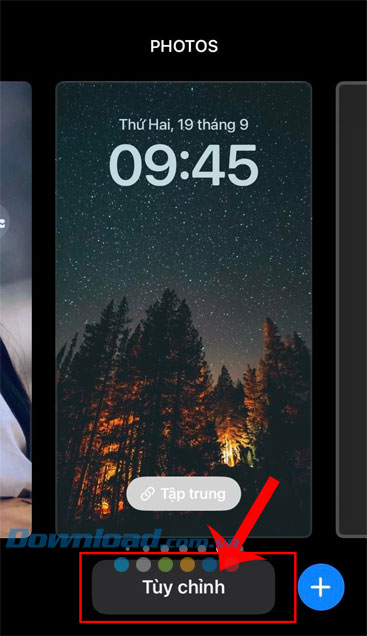 Chạm và giữ vào màn hình khóa iPhone