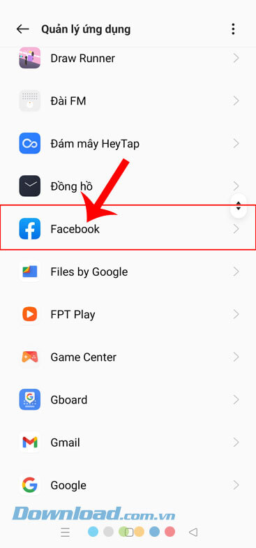 Chạm vào ứng dụng Facebook.
