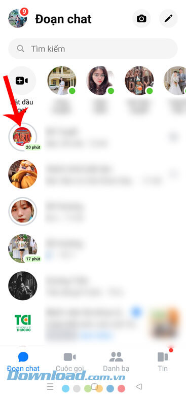 Ấn và giữ vào tài khoản Facebook