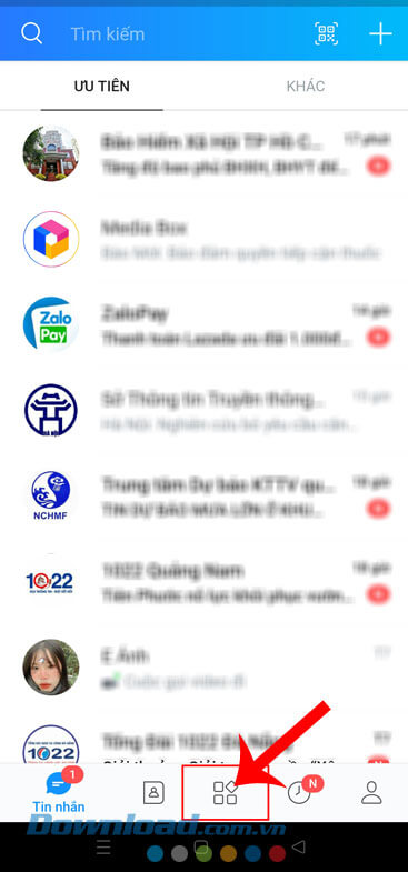 Chạm vào mục Khám phá