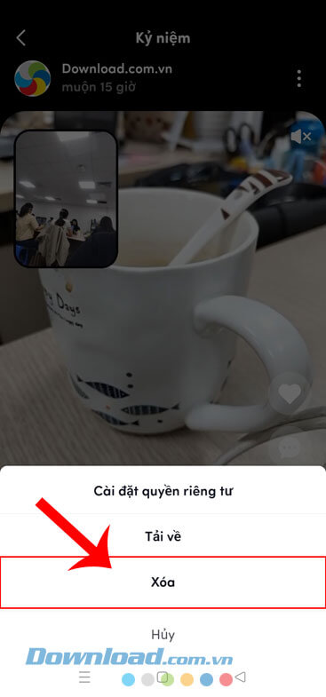 Để xóa video, chạm vào nút Xóa 