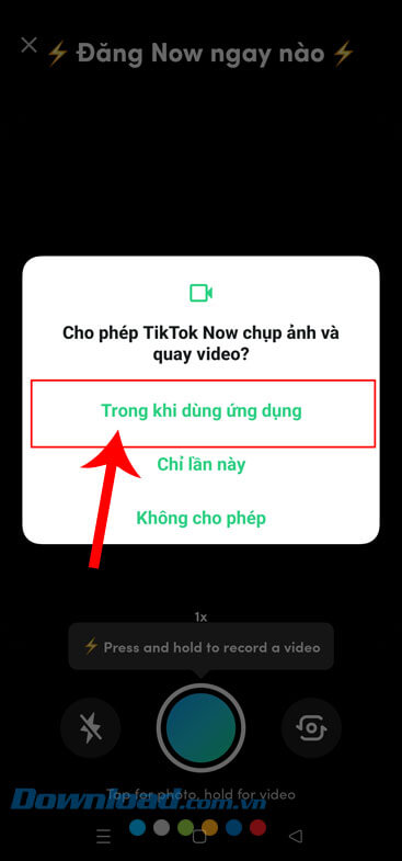 Nhấn vào nút Trong khi ứng dụng này