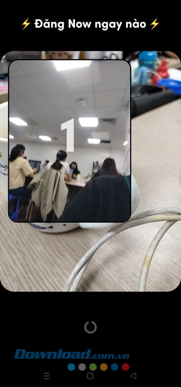 Có 3 giây chuẩn bị, tự động chụp ảnh camera trước