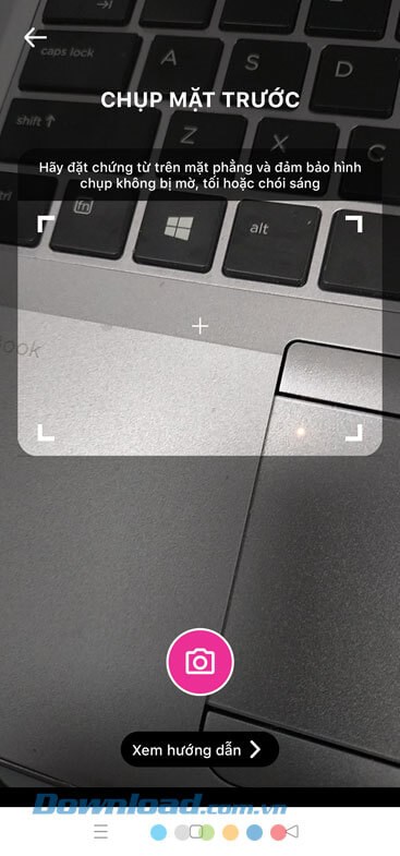 Chụp mặt trước và mặt sau của thẻ CCCD