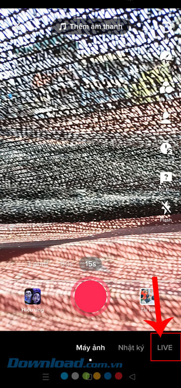 Ấn vào mục LIVE