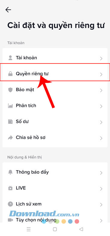Nhấn vào mục Cài đặt và quyền riêng tư