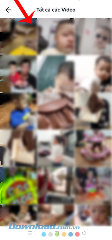 Chọn một video bất kỳ trên điện thoại