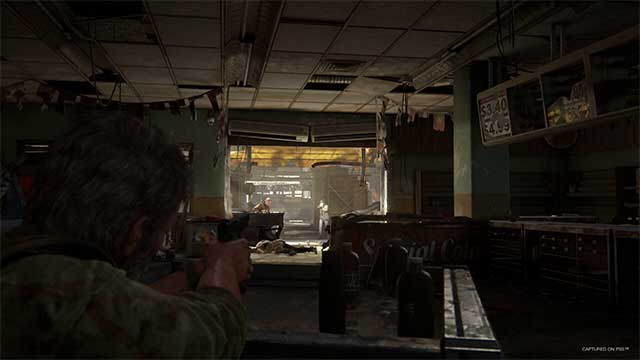 Part I bao gồm câu chuyện của The Last of Us và tiền truyện Left Behind