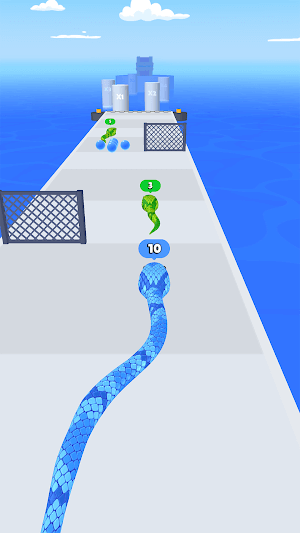 Điều khiển con rắn của bạn trườn qua các chướng ngại trong game Snake Run Race 