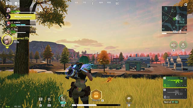 Khám phá kho vũ khí đa dạng, bao gồm súng, jetpack, phương tiện... các loại