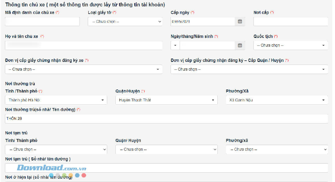 Điều thông tin chủ xe, rồi nhấn vào nút Đồng ý và Tiếp tục.