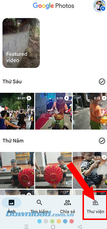 Chạm vào mục Thư viện