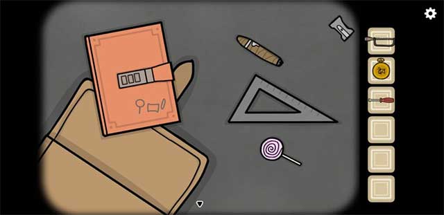 Bên trong túi có thước,  kẹo mút, điếu thuốc và gọt bút chì