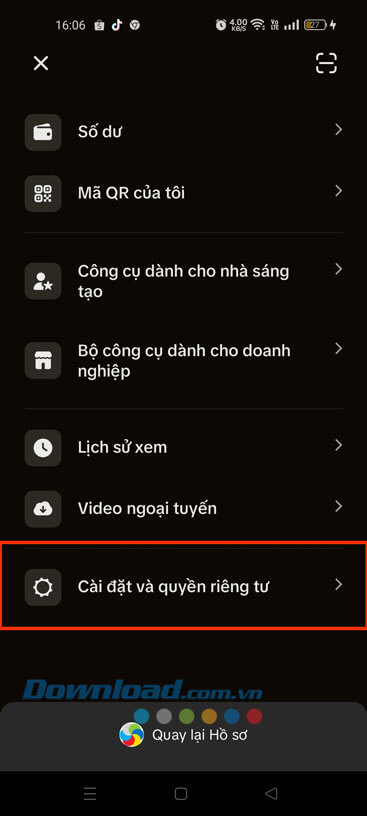 Nhấn vào mục Cài đặt và Quyền riêng tư