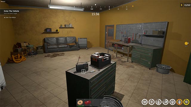 Gara vừa là nhà ở, vừa là nơi sửa chữa và cải tiến phương tiện vận chuyển