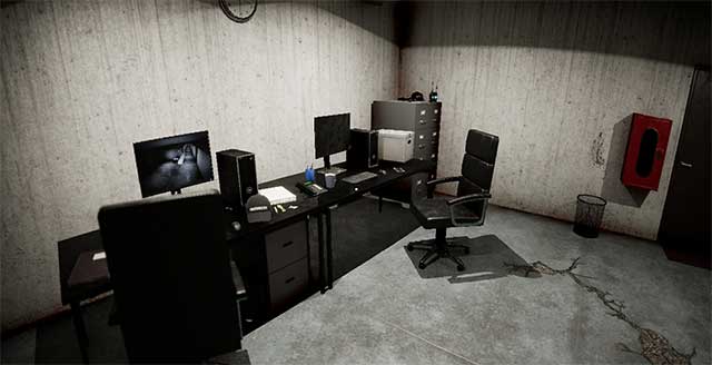 Vào vai nhân viên bảo vệ làm ca đêm trong một tòa nhà ma ám