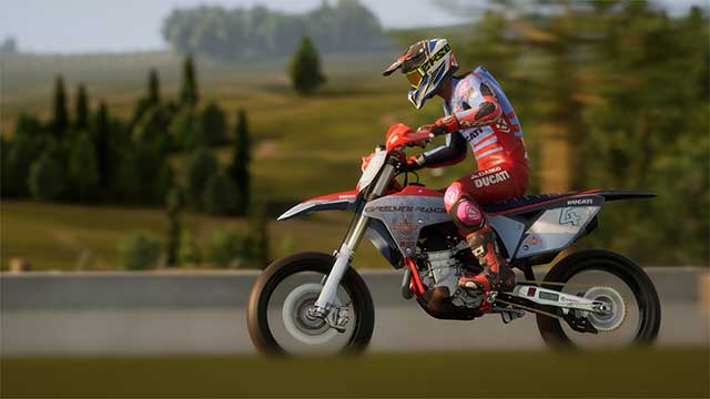 Điều khiển những chiếc moto và đường đua mang tính biểu tượng của mùa giải