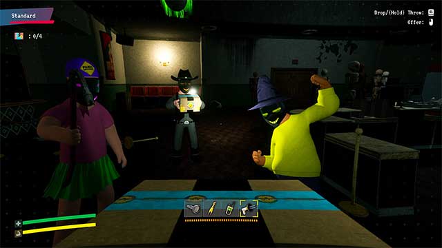 Trang bị cho mình và bạn bè nhiều loại công cụ và vũ khí phòng thân