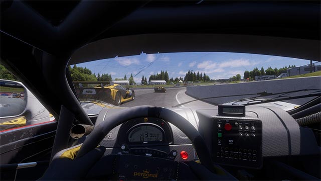 Chuyển đổi góc nhìn thứ nhất và thứ 3 trong khi chơi Project Motor Racing game