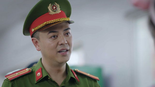 Tuấn Tú trong vai Huy -  Mộ chiến sỹ công an xã