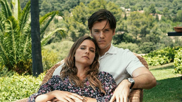 Svenja Jung và Theo Trebs vào vai Lilli và Tom cùng câu chuyện tình yêu chóng vánh, nóng bỏng