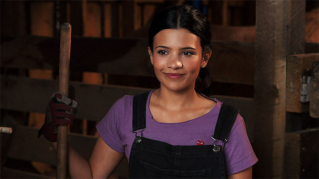 Khám phá câu chuyện của Jackie, cô bé mồ hôi phải học cách thích nghi với cuộc sống mới bên gia đình mới