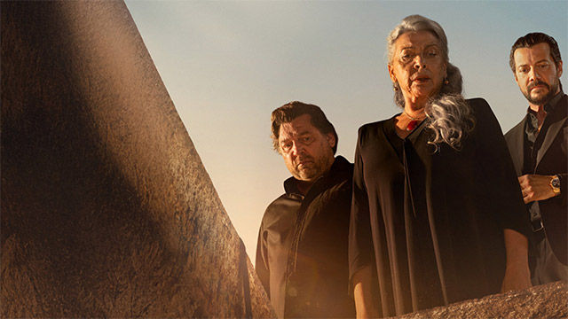 Poster phim Hai ngôi mộ - Two Graves trên Netflix