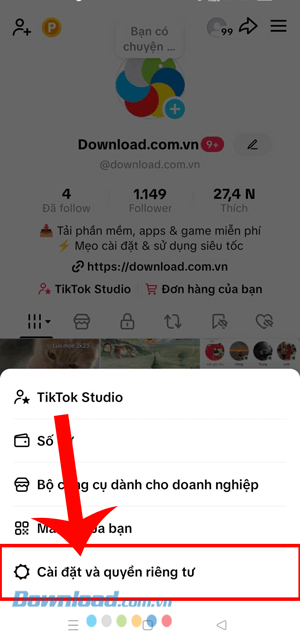 Nhấn vào mục Cài đặt và quyền riêng tư