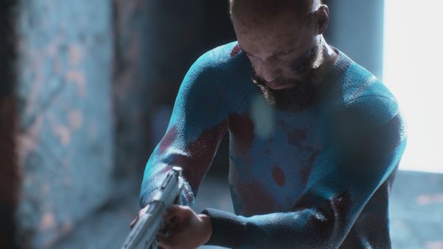 Cùng người cha tuyệt vọng trên hành trình tìm kiếm con gái mất tích trong khu phức hợp bỏ hoang