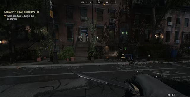 Đi theo đồng đội đến tòa nhà thứ hai