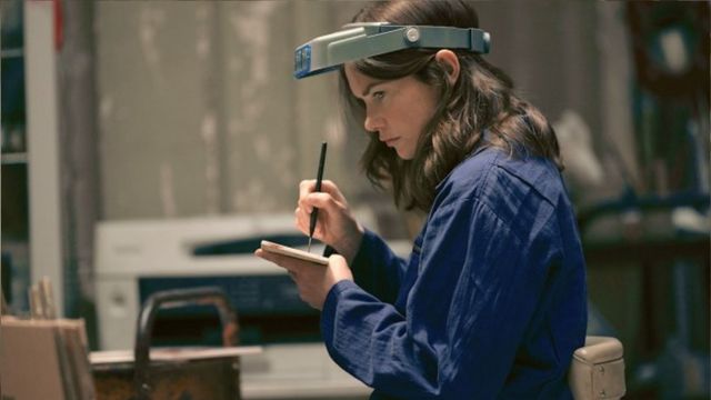 Bộ phim Down Cemetery Road quy tụ những ngôi sao tên tuổi như Ruth Wilson, Emma Thompson...