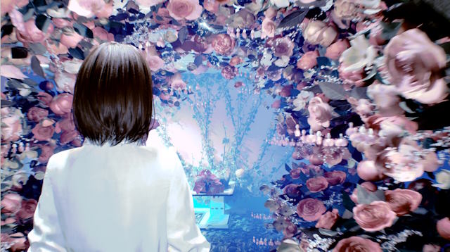 Điều khiển một cô gái chứa nhiều linh hồn trong cùng một cơ thể