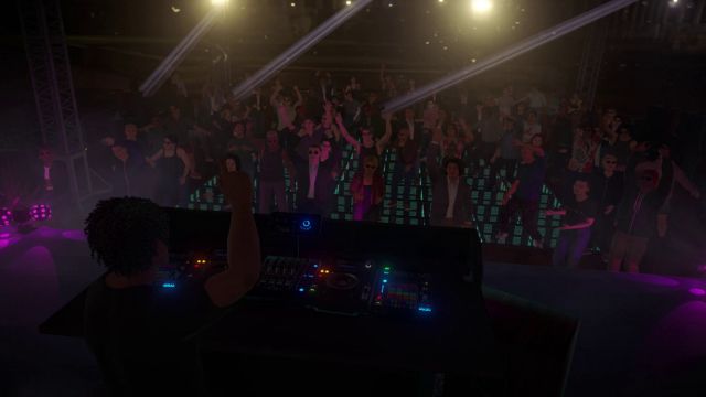 Phát triển sự nghiệp DJ từ sân khấu nhỏ cho đến concert nhạc lớn